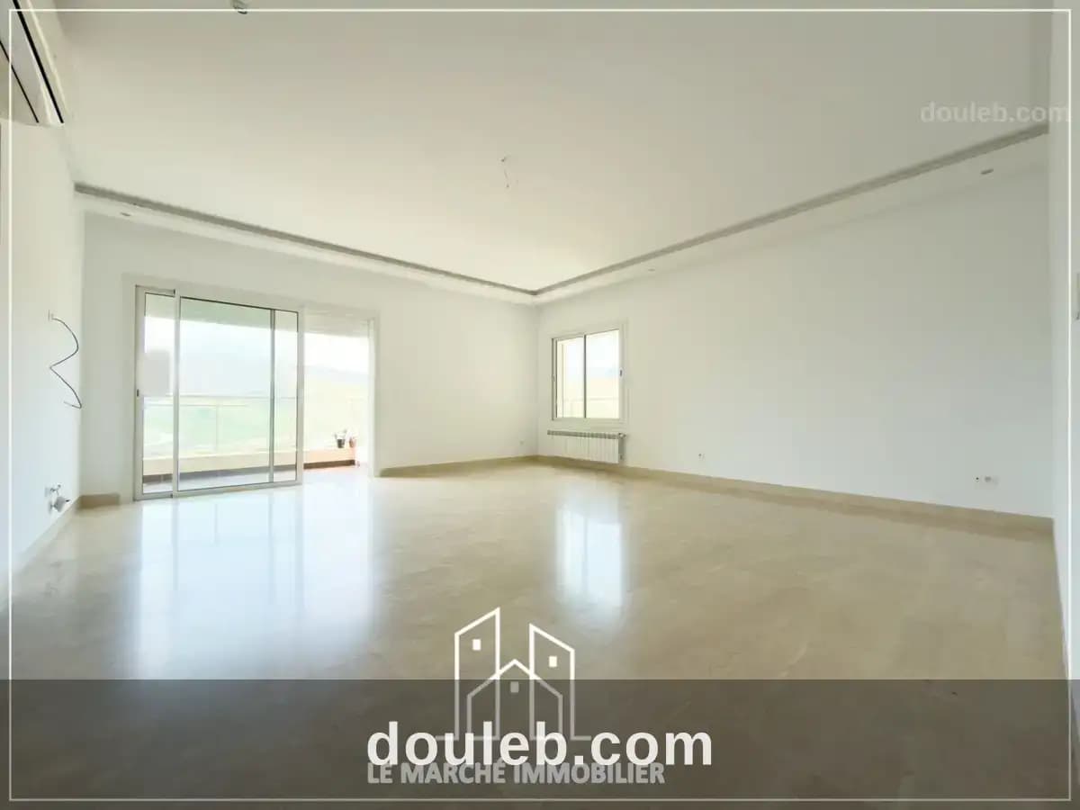 Un appartement trois chambres a ennaser à Ariana