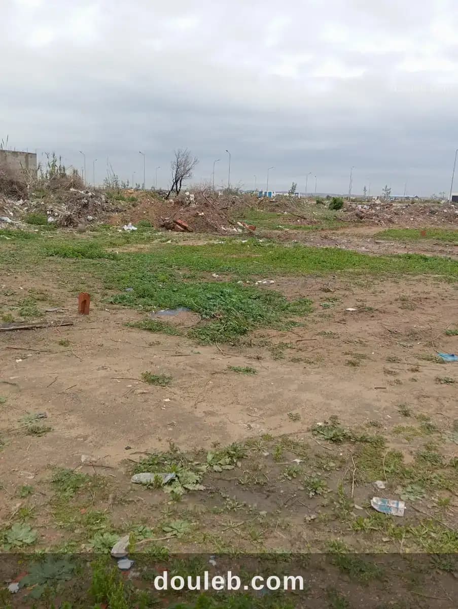 Lot de 346 m2 av à la soukra à Ariana