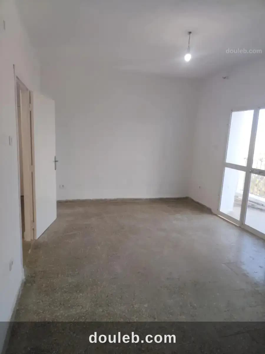 Appartement s2 rénové à radès à Ben Arous