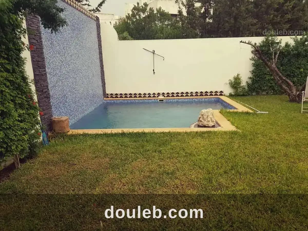 Coquette villa de charme à gammart supérieur à Tunis