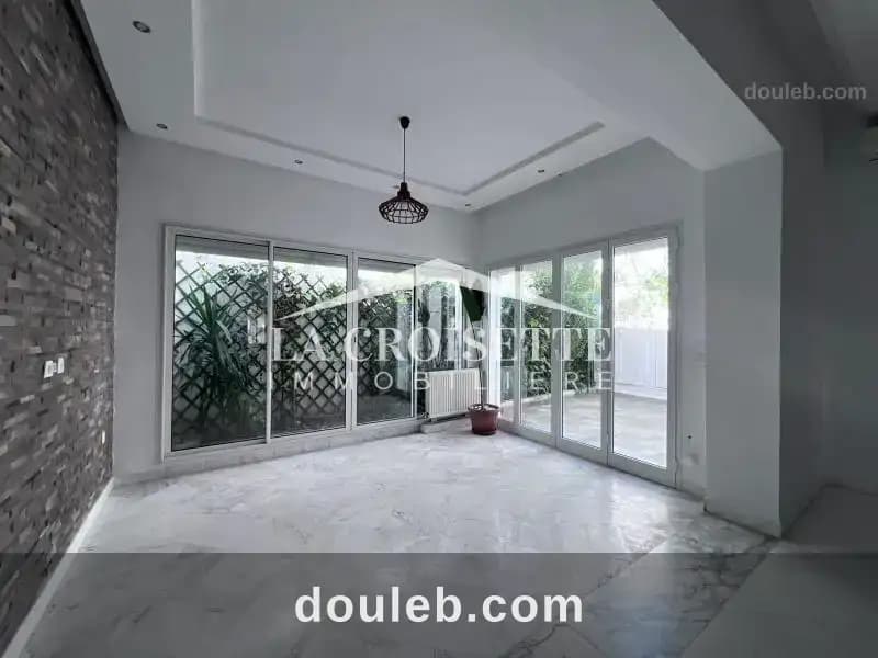 Duplex s3 avec terrasse à la marsa mdl0718 à Tunis