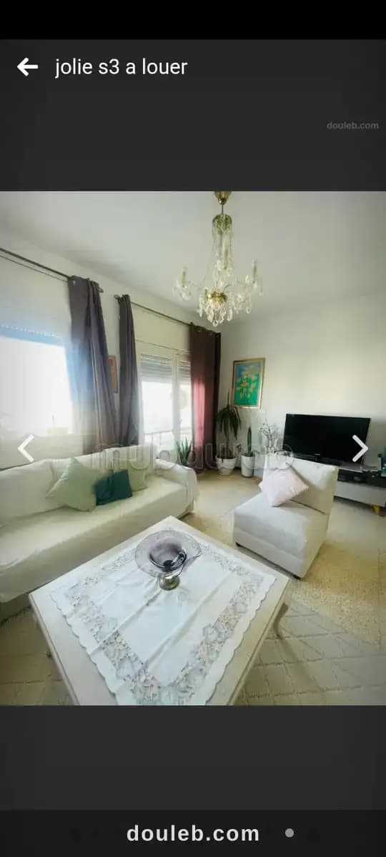 Un appartement s3 vide à manar 2 à Tunis