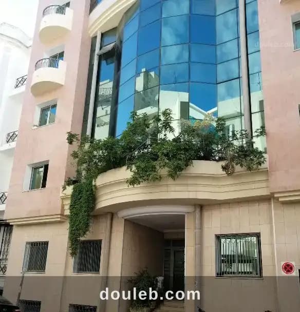 Bureau moderne hall deux pièces au rdc à Tunis