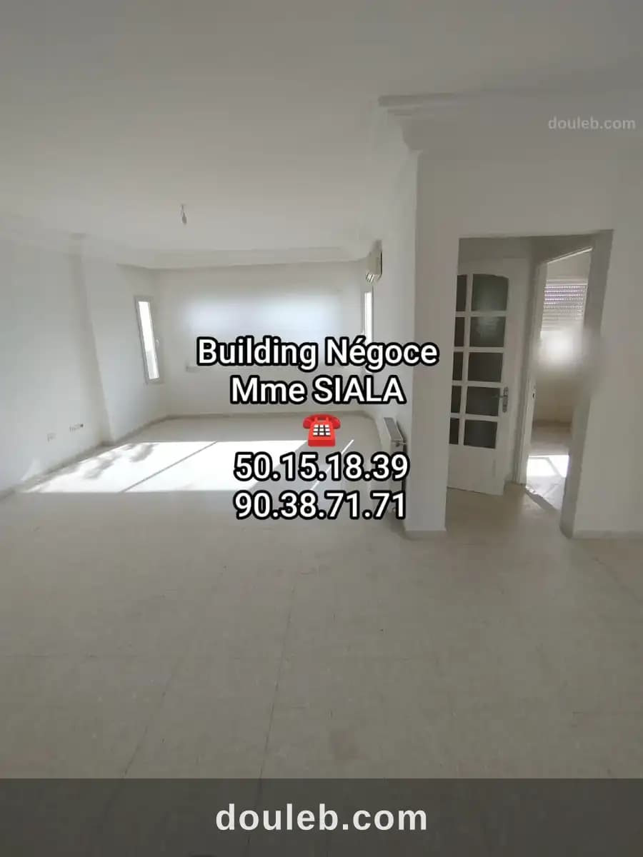 Etage villa s4 côté rené descartes ennasr à Ariana