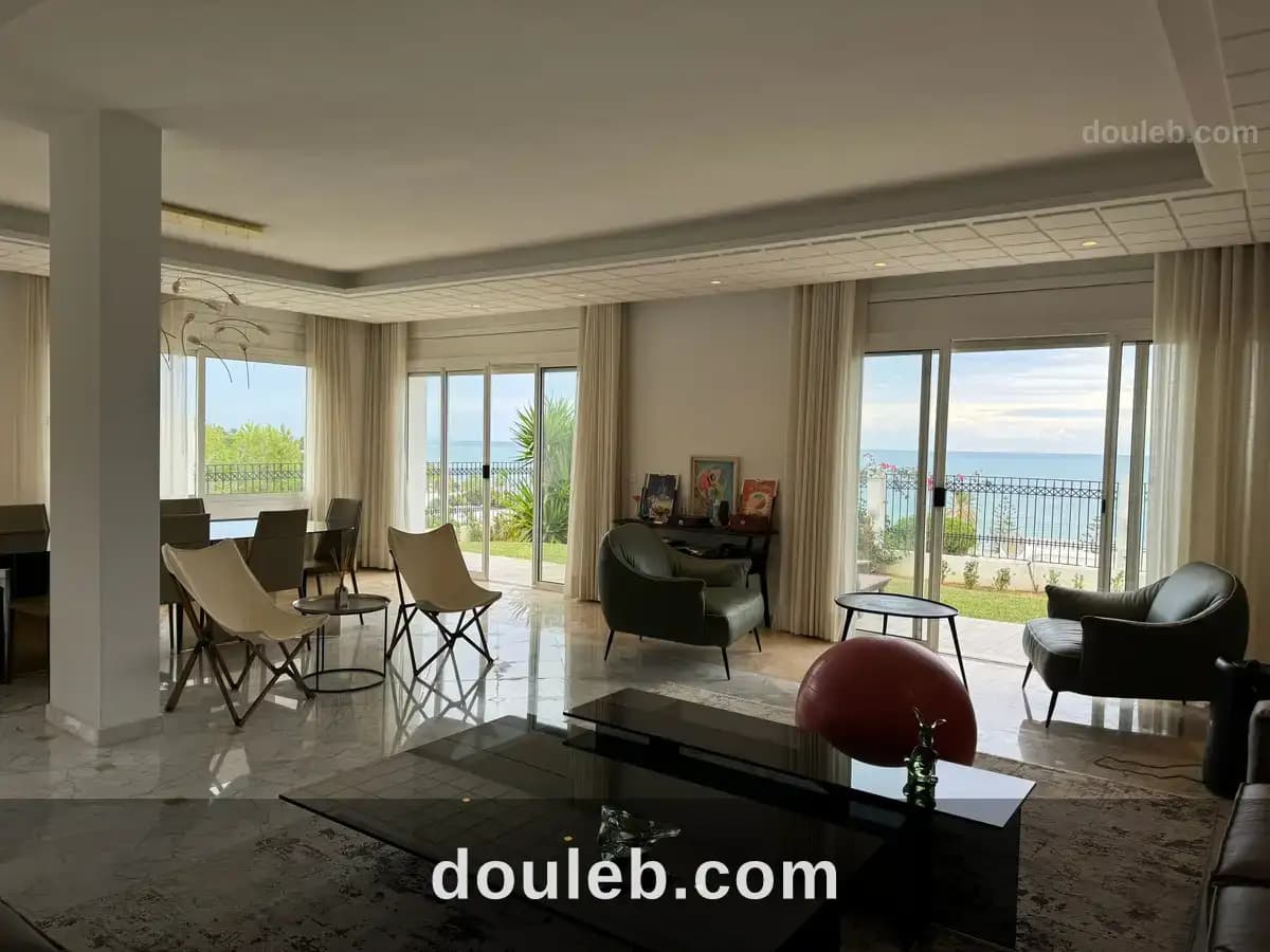 Somptueuse appartement avec vu mer à gammart sup à Tunis