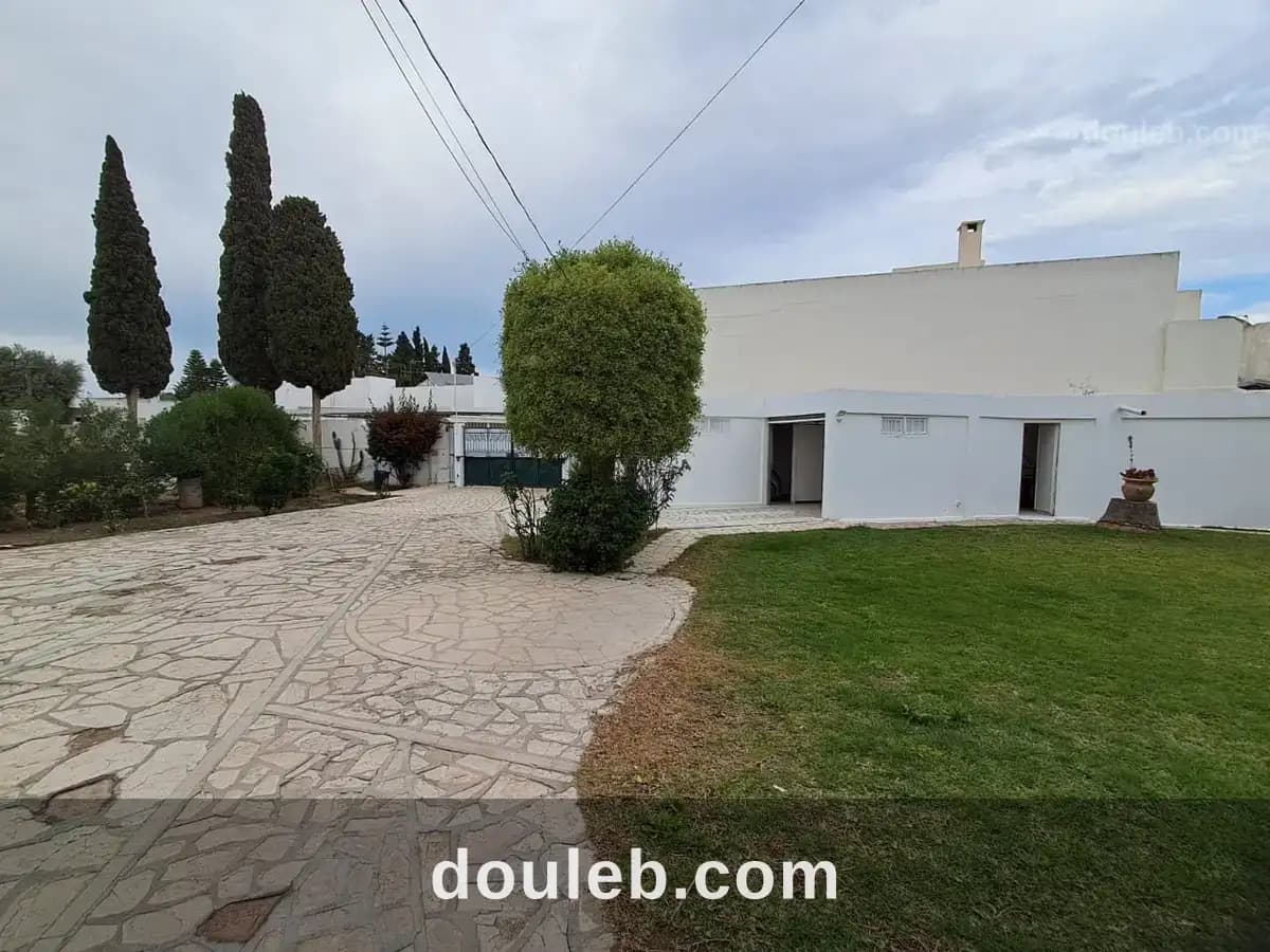 Villa la soukra à Ariana