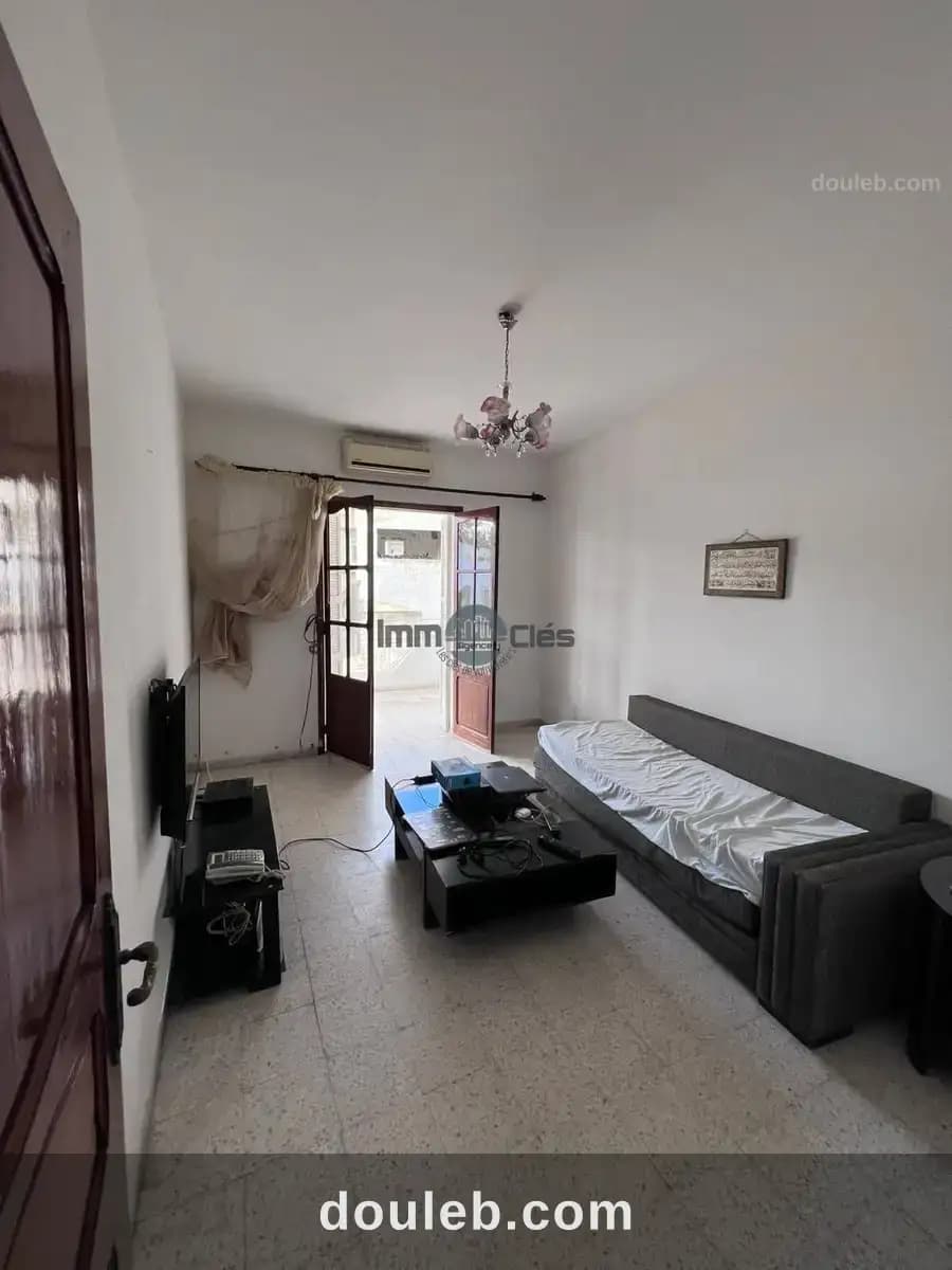 Propre et vaste appartement - Miniature 2