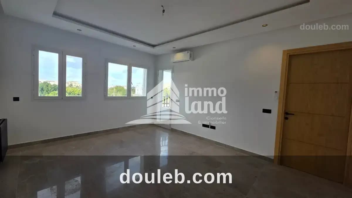 Appartement s2 avec balcon à la soukra - Miniature 3