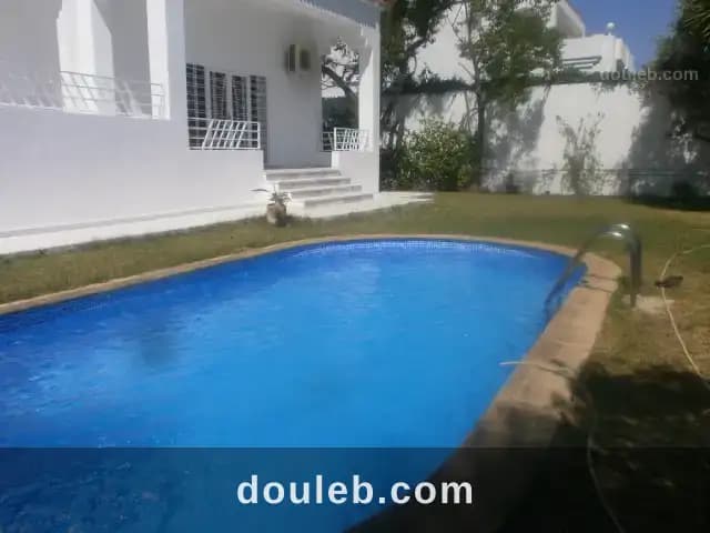 Villa en tres bonne etat et de standing à Tunis