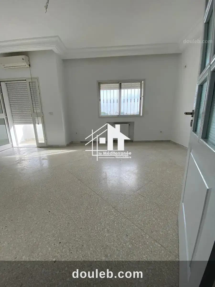 Appartement s2 rdc à bayrem etounsi à Tunis