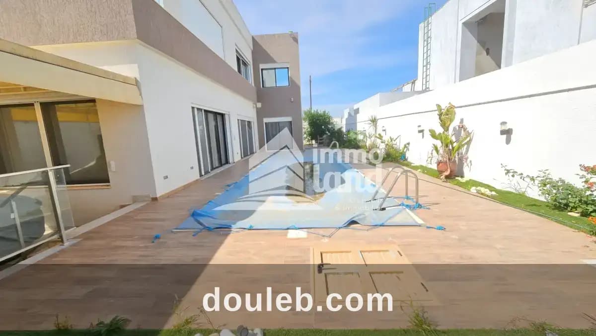 Villa de luxe meublé avec piscine à la soukra à Ariana