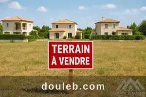 Un terrain avec une villa menzah 4 ref332a à Tunis