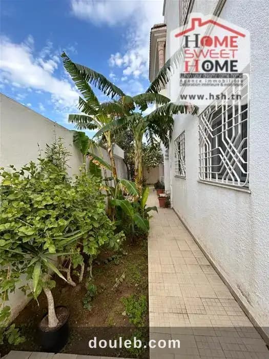 Rdc de villa yolanda au bhar lazreg à Tunis