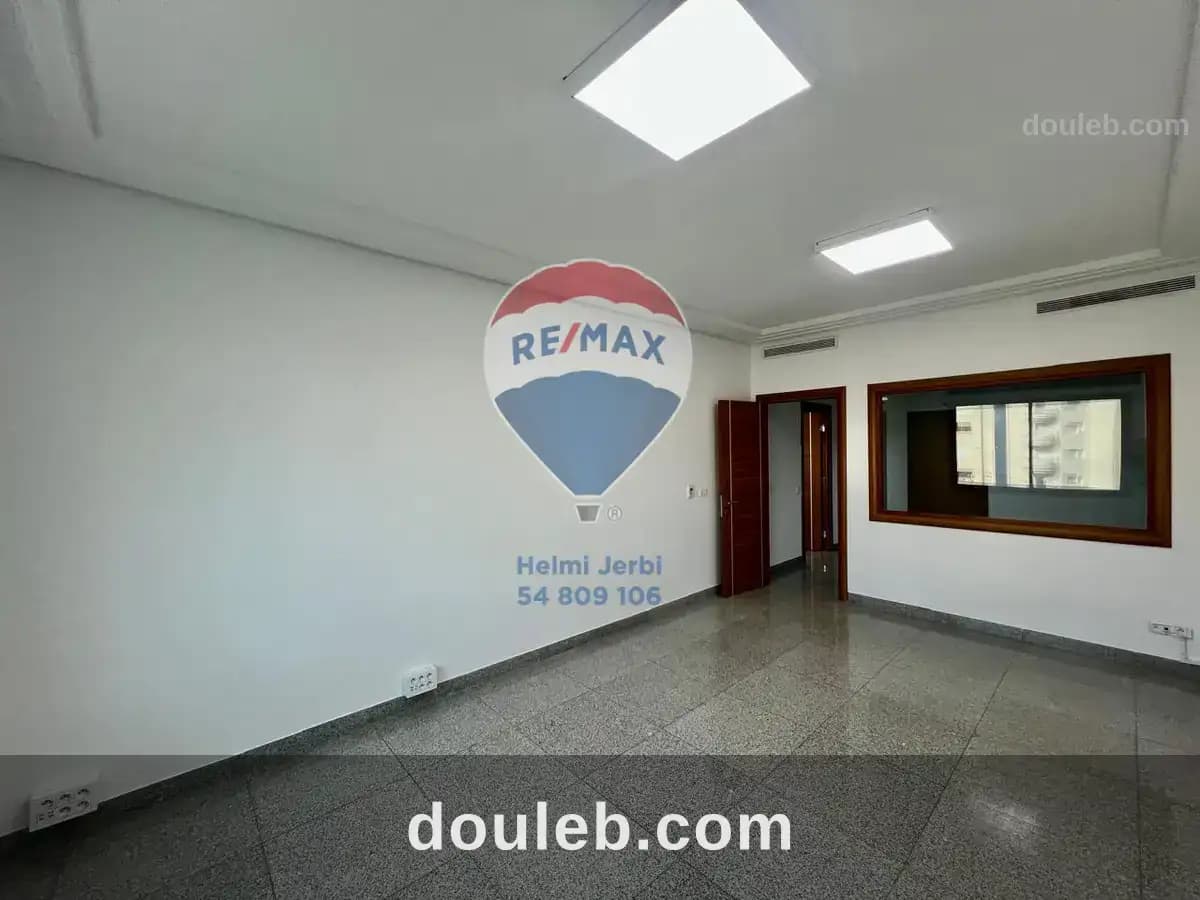 Bureau h2 au centre urbain à Tunis