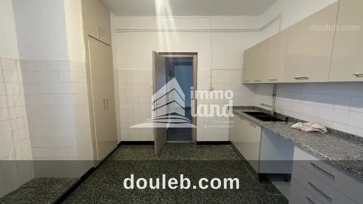 Rdc de villa s3 avc entrée indépendante à la marsa à Tunis