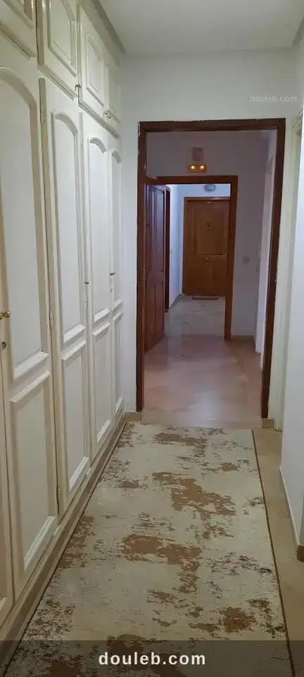 Spacieux appt s2 ennasr 2 coté commodités à Ariana
