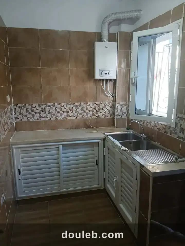 Rdc d'un studio mrj 3 à Ben Arous