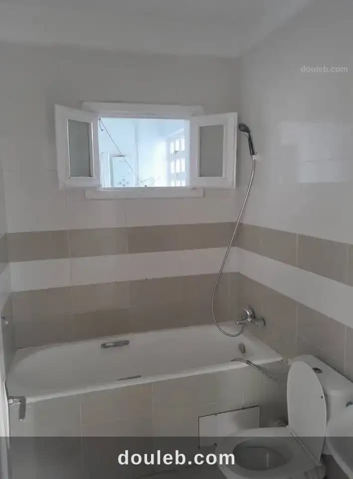 Appartement rez chaussée rési emna nour jaafar à Ariana