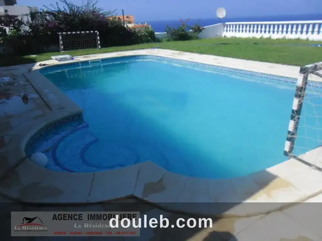 Une villa vue sur mer meublé à la grotte - Miniature 3
