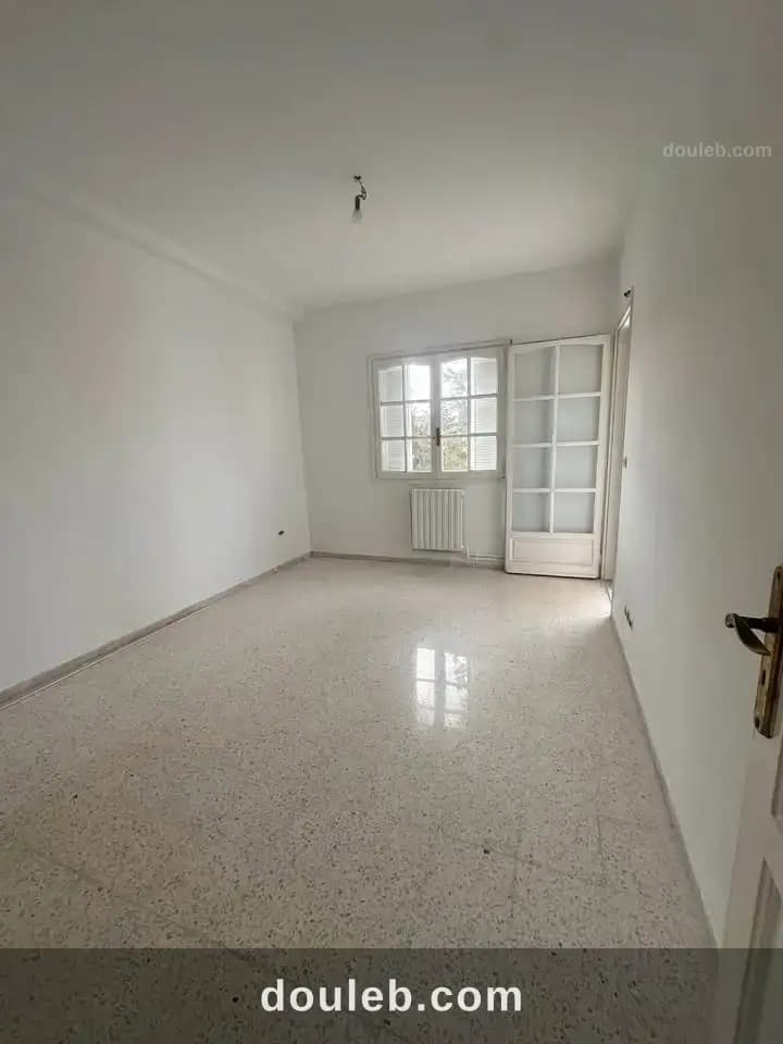 Manar 3 spacieux appt s3 bien situé à Tunis