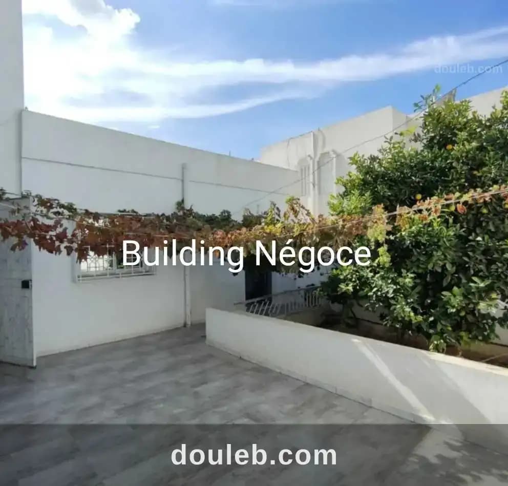 La soukra rdc villa s3 avec jardin à Ariana