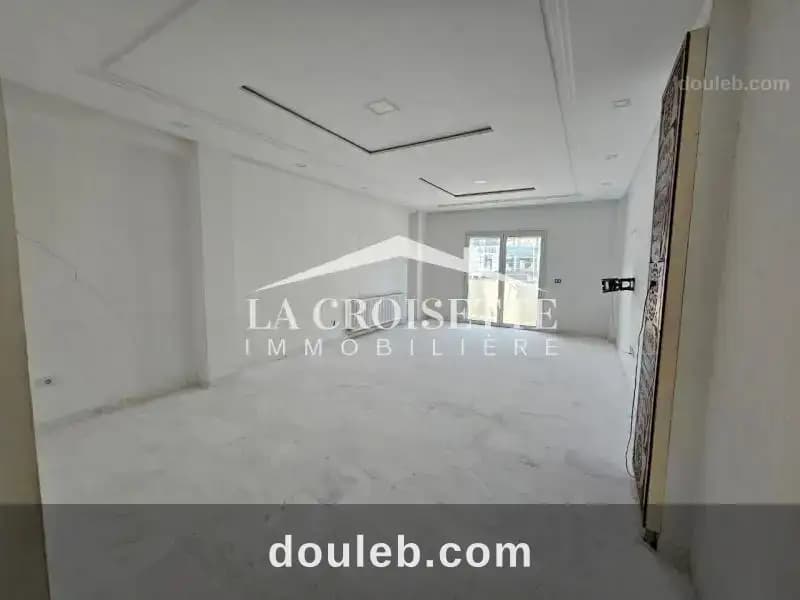 Appartement s4 avec terrasse à l'aouina zal2126 à Tunis