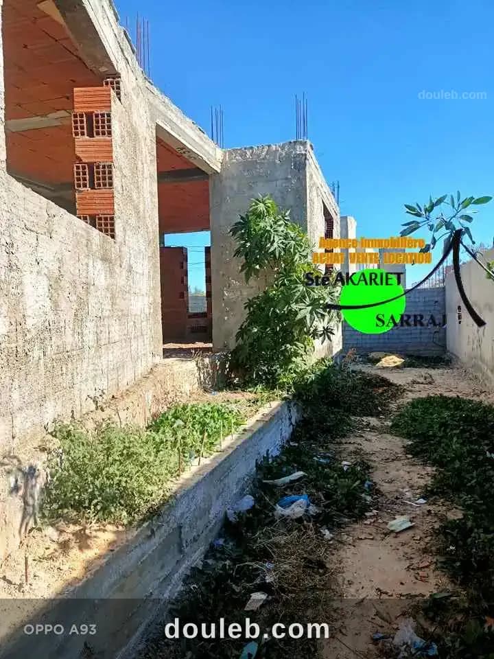 Villa inachevé 568m pas loin koussour gharnata à Sousse