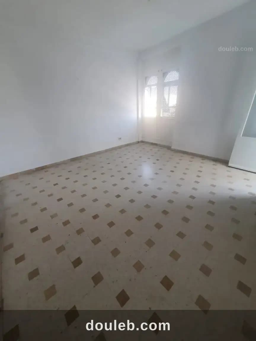 Manar 2 spacieux appt s2 bien situé à Tunis