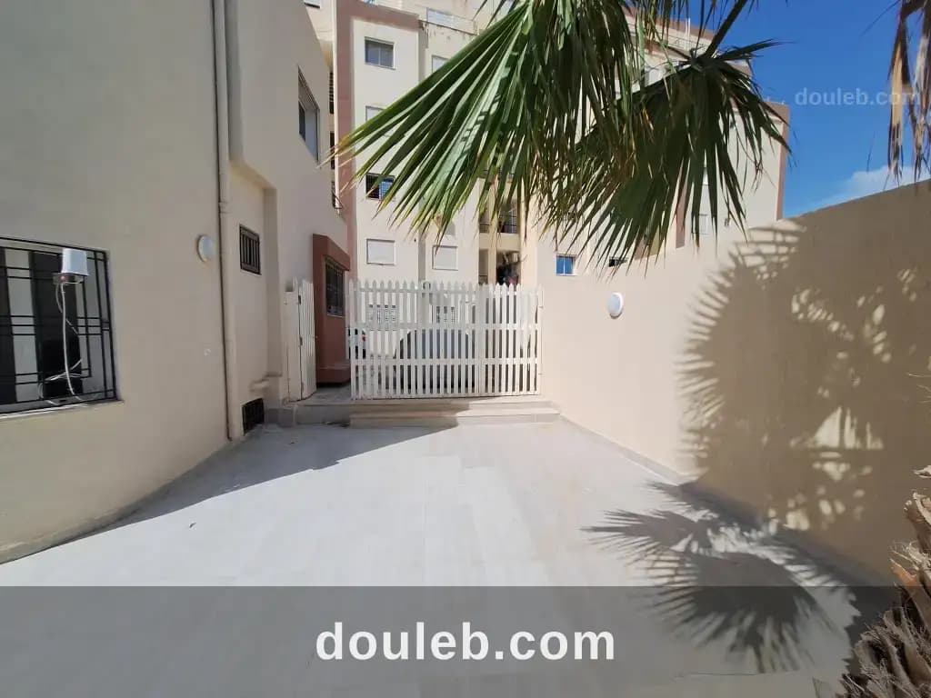 Triplex unique à el ghazela s4 s1 et terrasse à Ariana