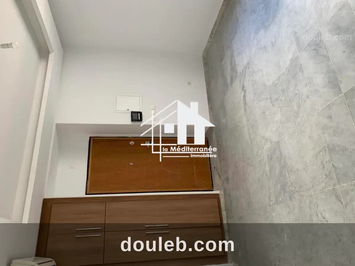 Un appartement s plus 1 à ennasr à Ariana