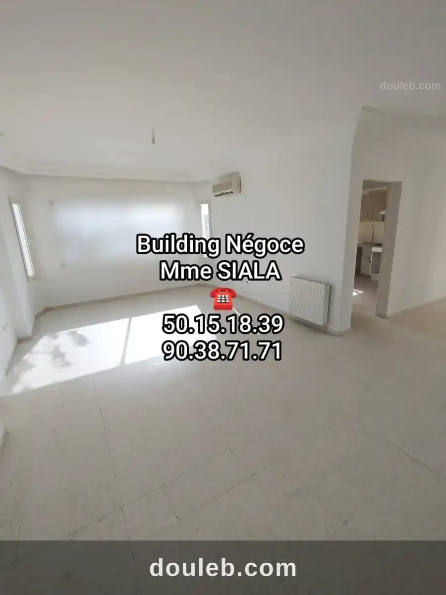 Ennasr 2 spacieux etage villa coté rené descartes à Ariana