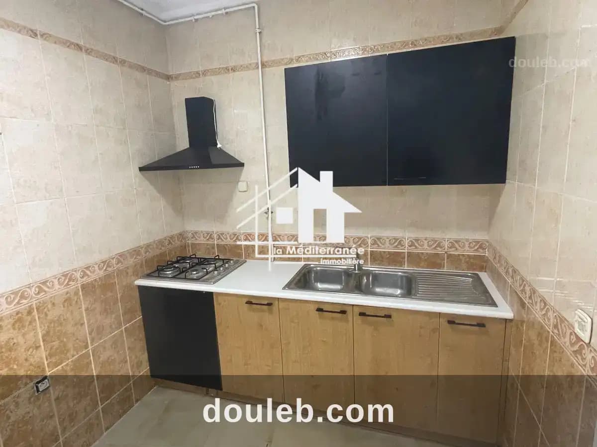 Un appartement s 1 à ennaser 2 à Ariana