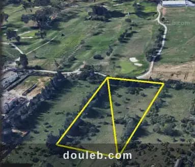 R2 terrain golf soukra chotrana 3 à Ariana