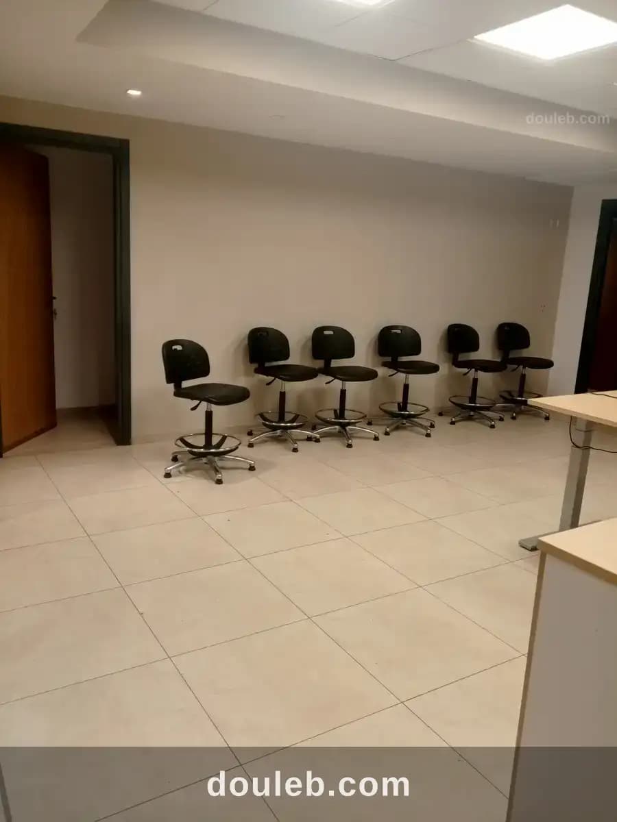Un grand bureau lux neuf à Tunis
