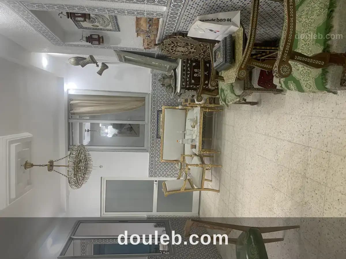 Maison arabe a deux étages à Tunis