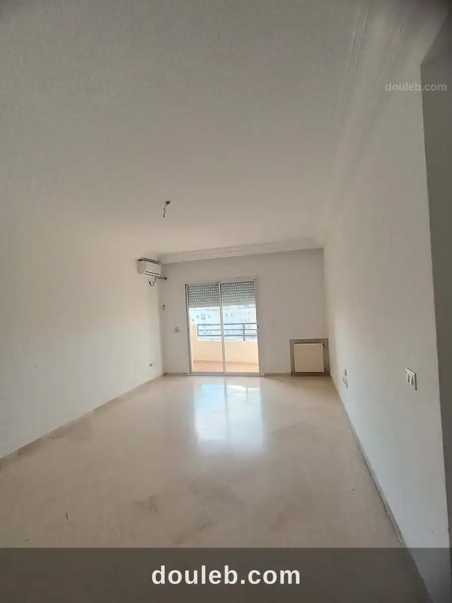 Un appartement s plus 2 à nouvelle médina à Ben Arous