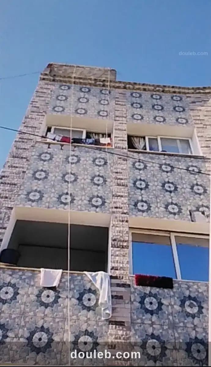 Apt salon et chambre à coucher à Tunis