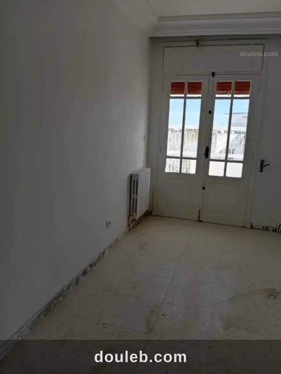 Un appartement s3 à ennasr 2 kiosque agil à Ariana