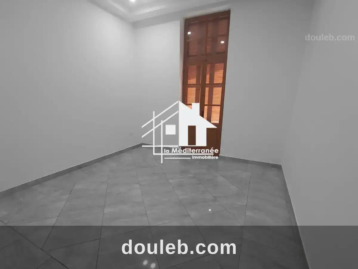 Bureaux neuf h2 h3 h4 au centre ville tunis à Tunis