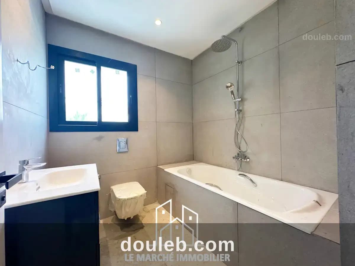 Villa en s4 jamais habitee manar 1 à Tunis