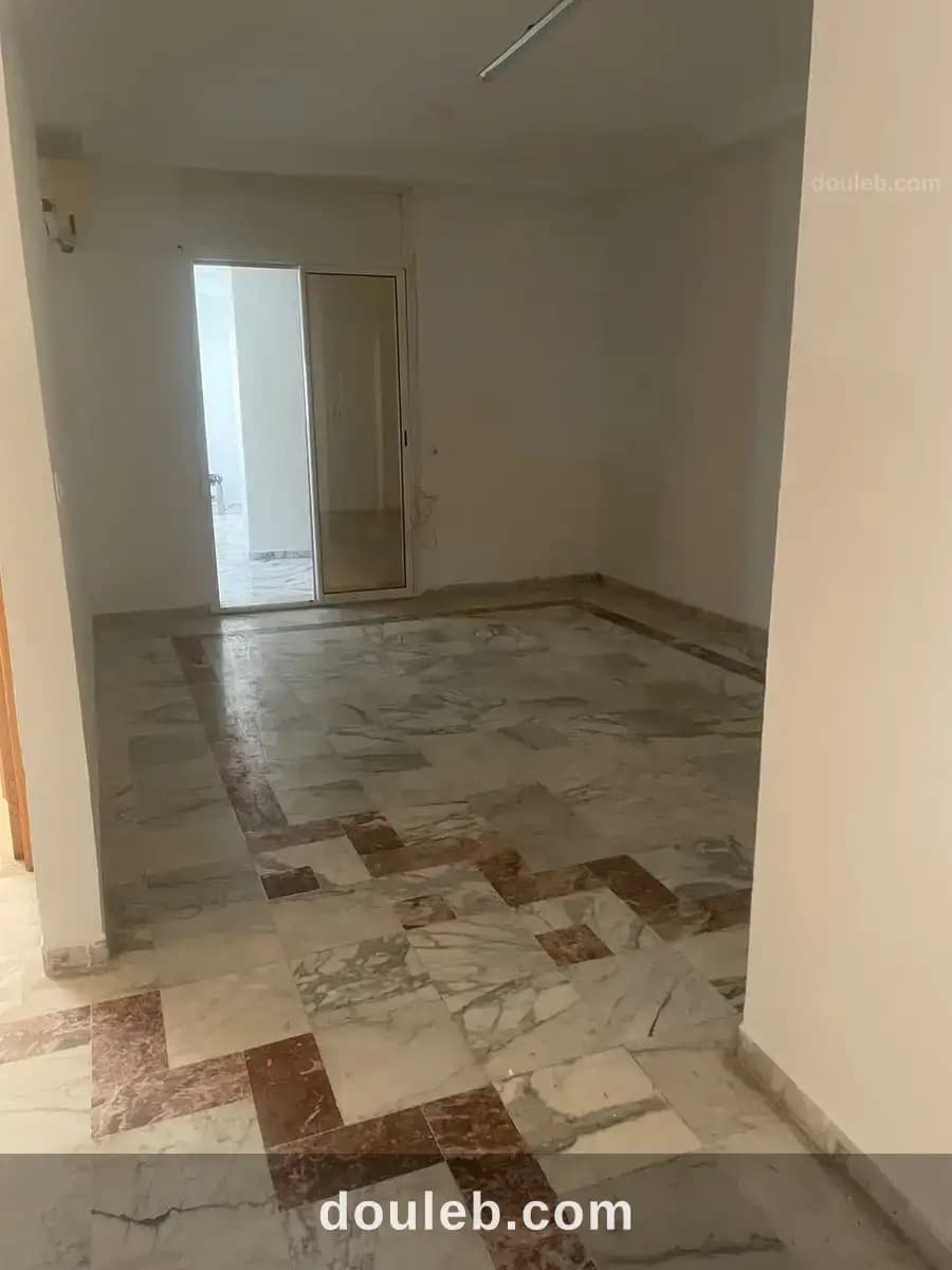 Super s2 résidence au passage habitation ou bureau à Tunis