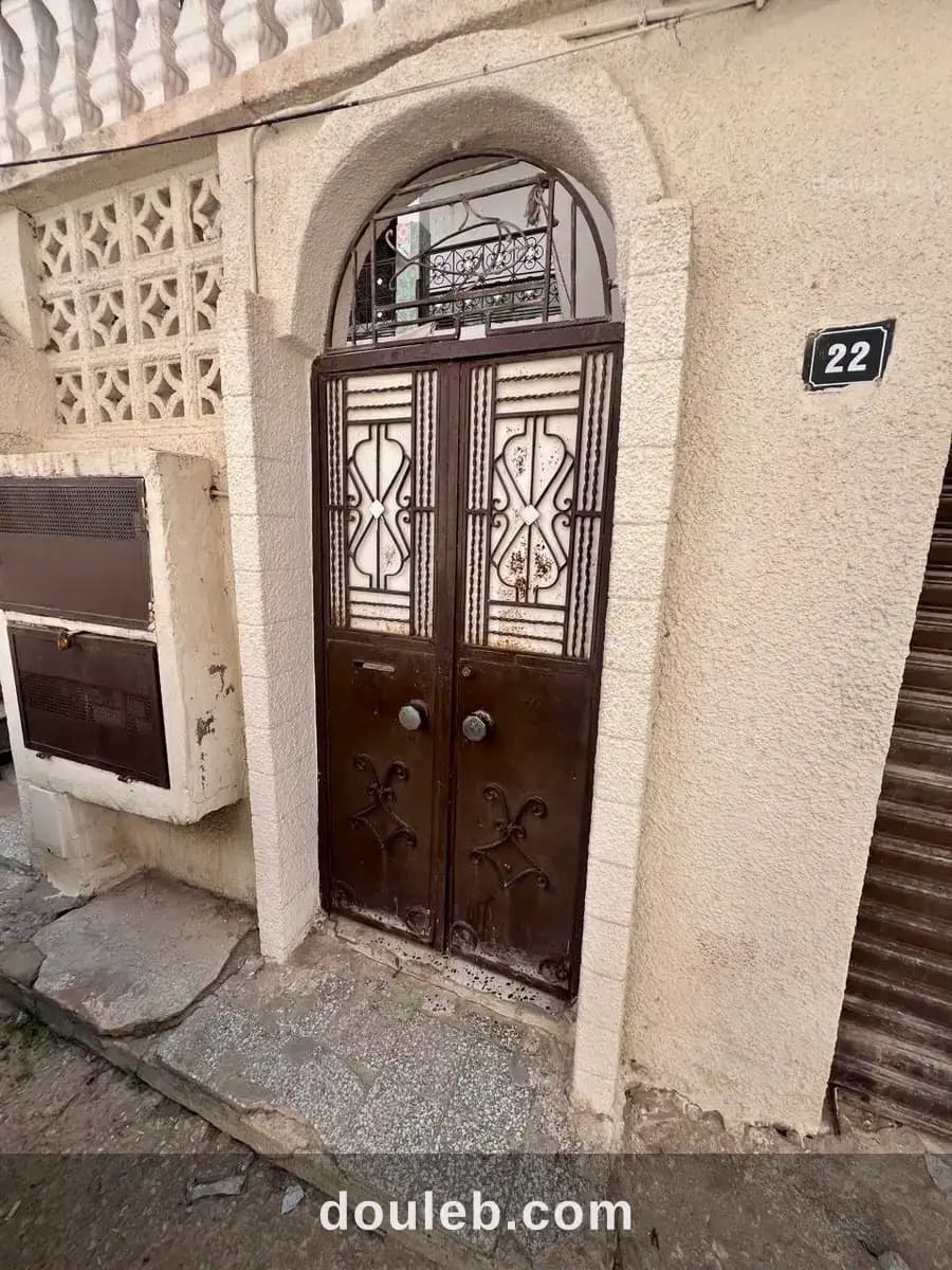 Maison divisée en deux étages indépendants - Miniature 4