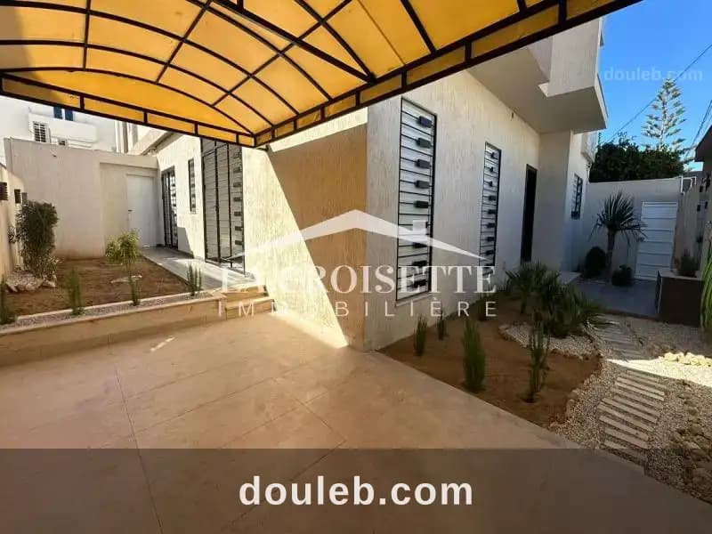 Appartement s3 avec jardin à la marsa mal2088 à Tunis