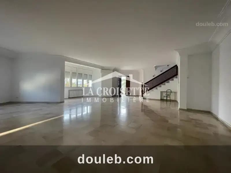 Duplex s4 avec jardin à la marsa mal3607 à Tunis