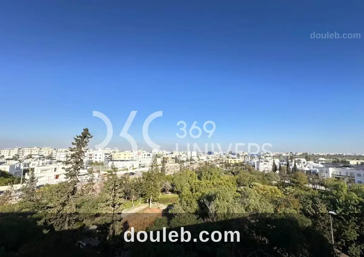 Bureau avec terrasse vue dégagée au lac 1 à Tunis