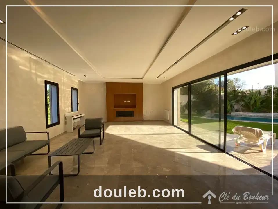 Une superbe villa avec piscine à chotrana 3 à Ariana