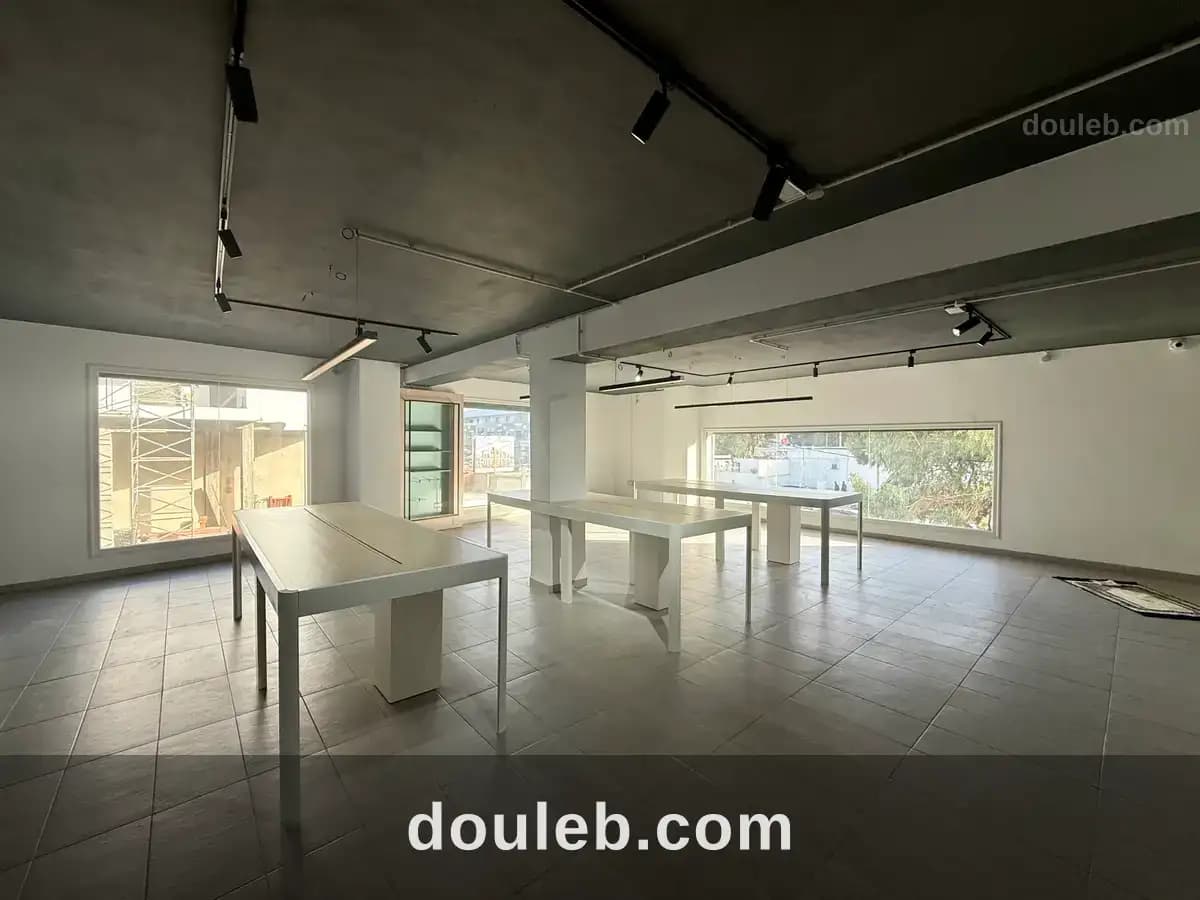 Local commercial en mezzanine à Ariana