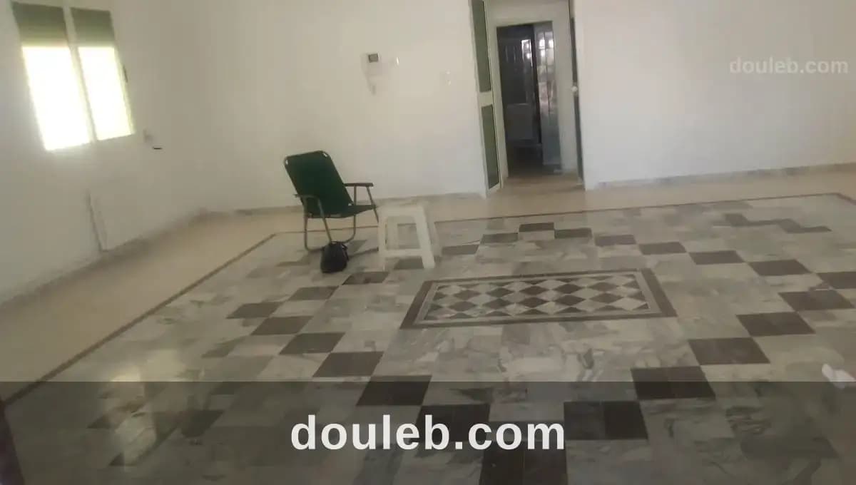 Grand rdc s2avec grande terrasse hedi cheker bardo à Tunis