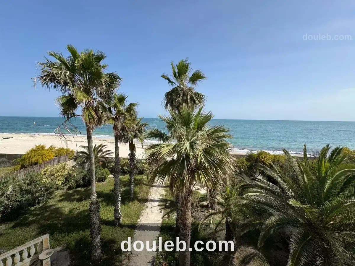 Terrain 3660m2 pieds dans l'eau à Sousse