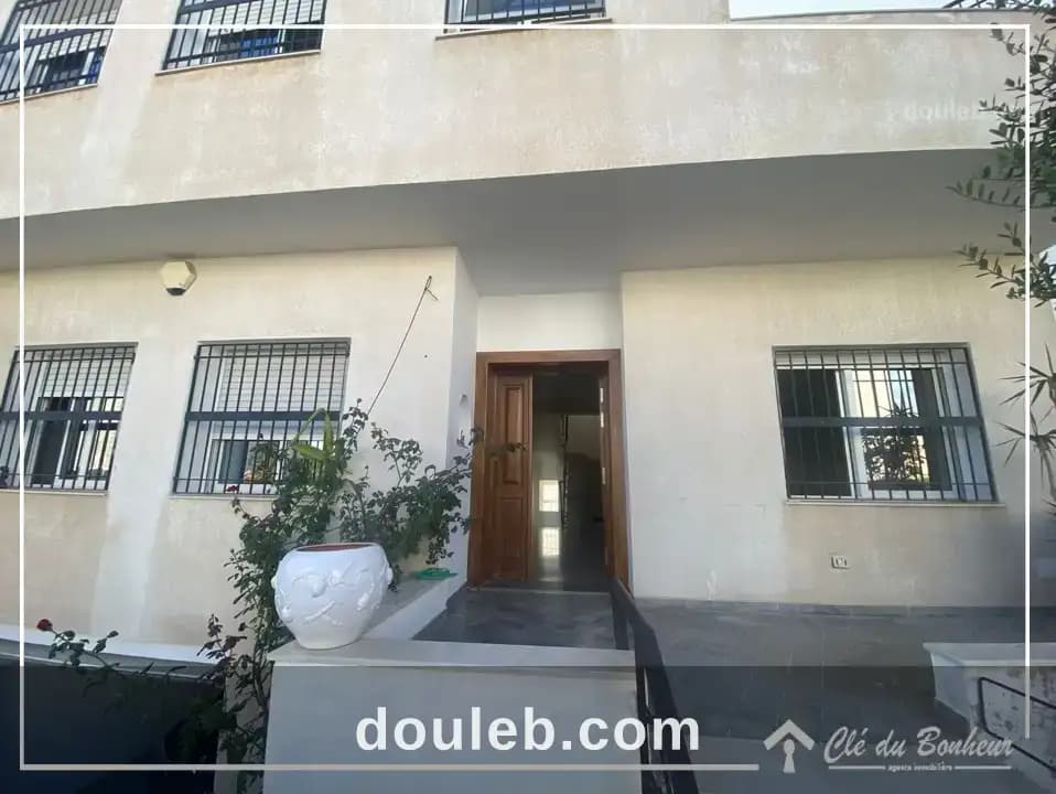Villa jumelée en bon état à la soukra à Ariana